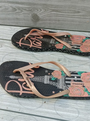 Ipanema Paris Limited Edition women's sandals like new, size 41.5, colorful