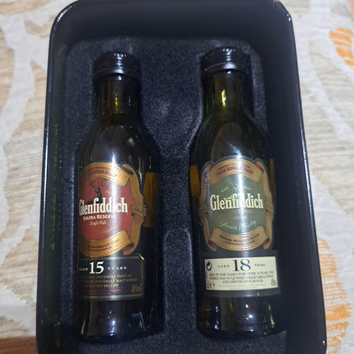 Glenfiddich 2 collectible miniatures 15 and 18 years in metal box new