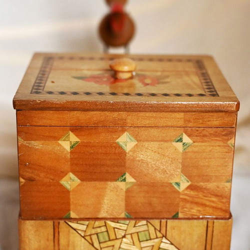 Wooden Tobacco Box used with Bird Offering Cigarette