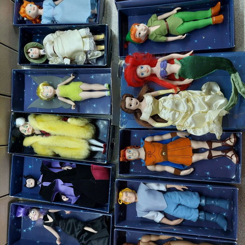 Disney DeAgostini porcelain dolls like new, set