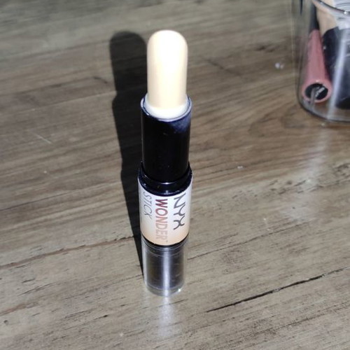 NYX Wonder Stick used, highlight and contour stick