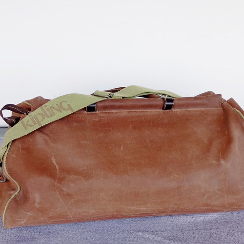 Kipling leather travel bag camel color like new