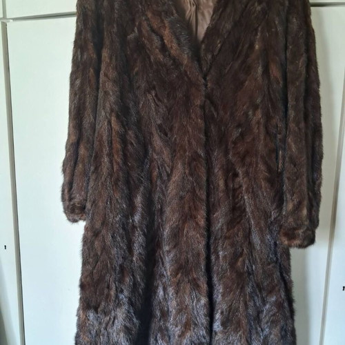 Mink fur brown like new, size L