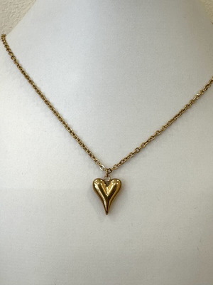 Necklace with thin curb chain and heart pendant gold color new