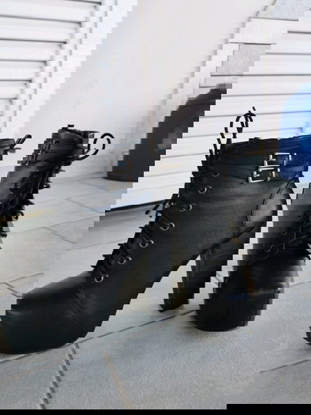 μαύρα ψηλοτάκουνα παπούτσια με φιαπα και χοντρό τακούνι