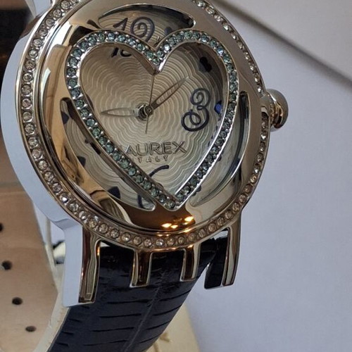 Haurex Italy Glamourline quartz watch like new with leather strap