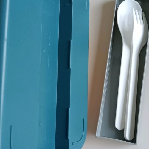 Children's stainless steel lunchbox new with 3 snack compartments