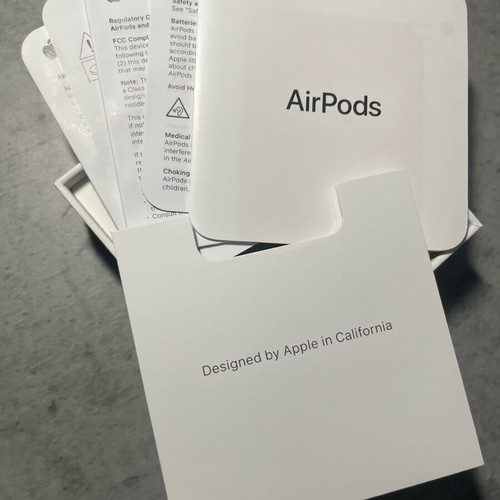 Apple AirPods 4 Box like new, no ANC