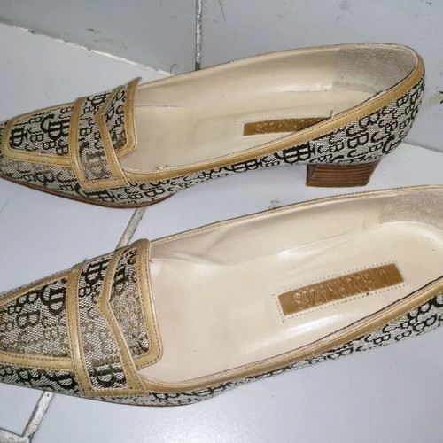 J BOURNAZOS women's pumps No37 Elvetia-5 series beige like new