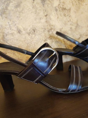 Bally καφέ σανδάλια με τακούνι 6 εκ, μεταχειρισμένα