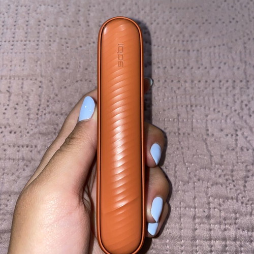 IQOS ILUMA device like new with charging case