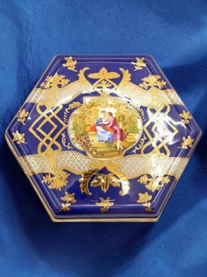Porcelain fondantière jewelry box cobalt blue with gold details like new