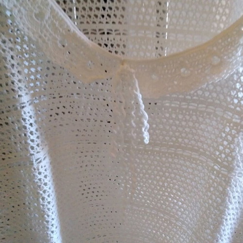 Knitted blouse like new, size M-L, white