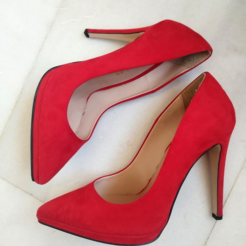Stefania red leather pointed pumps like new