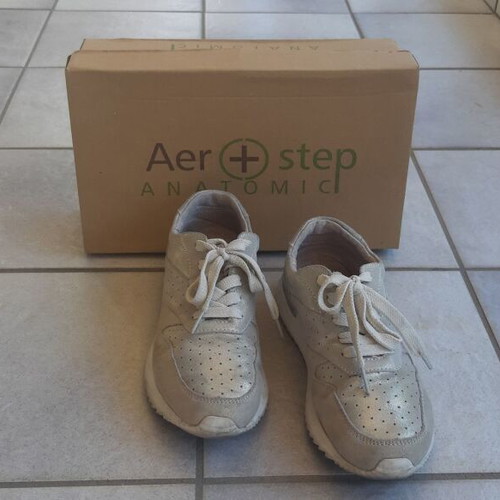 Aerostep Women's Sneaker Gold used, size 37