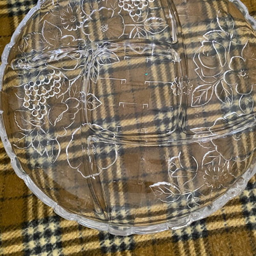 Glass serving platter with dividers and plant designs new