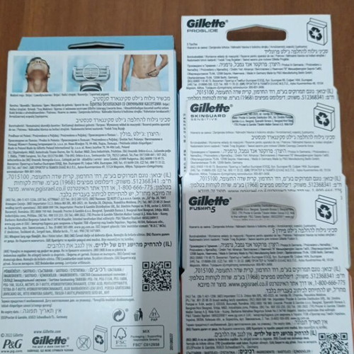 Gillette shaving set new, 1 razor and 14 genuine blades
