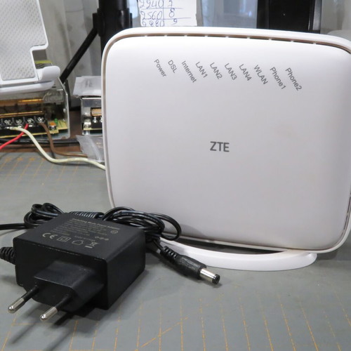 ZTE ZXHN-H267N VDSL2/ADSL2+ Router with Power Adapter