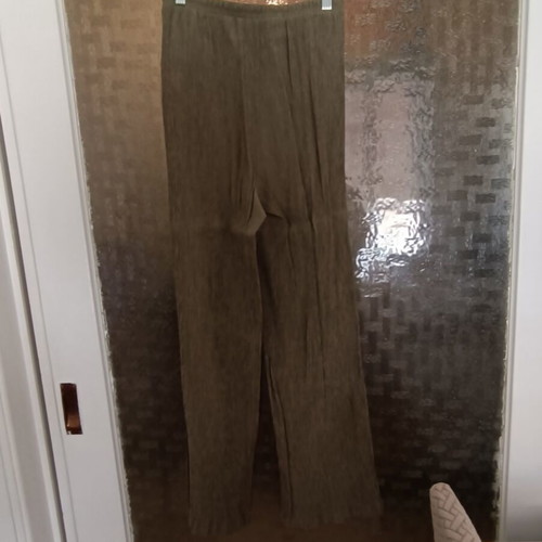 Bershka women's green airy set shirt and pants like new