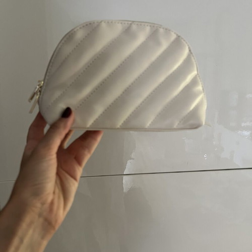 Yves Saint Laurent Beauté cosmetic bag new, beige