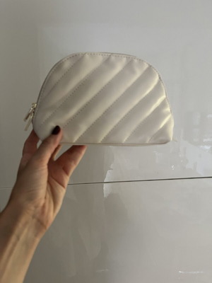 Yves Saint Laurent Beauté cosmetic bag new, beige