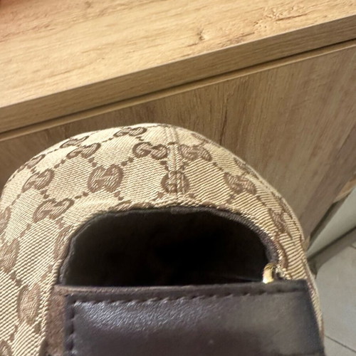 Gucci hat like new, beige, size M