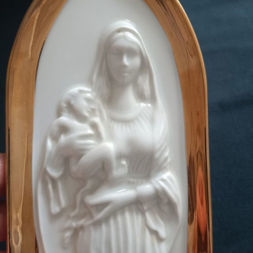 Religious crown-bavaria image of Virgin Mary like new, porcelain