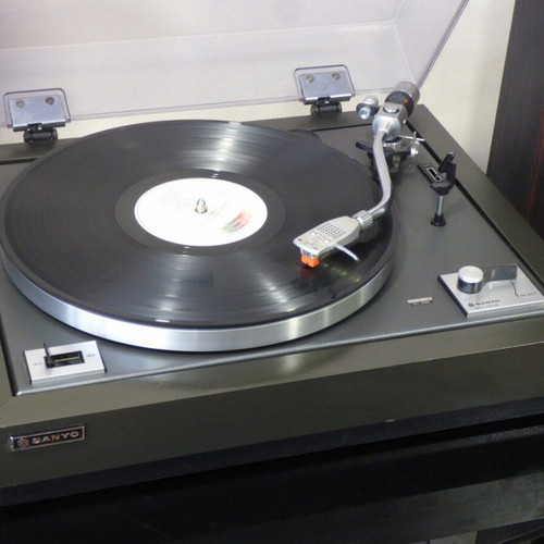 Sanyo TP-626 turntable used vintage hi-fi with wooden plinth