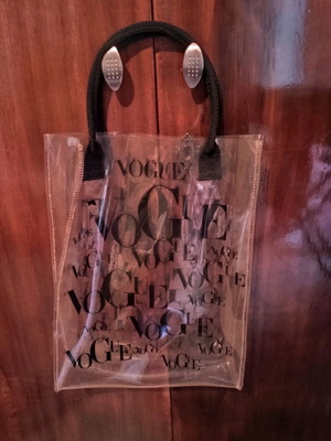 Колекционерска чанта на списание Vogue като нова