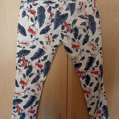 Elastic pants slim fit size S like new, white and blue