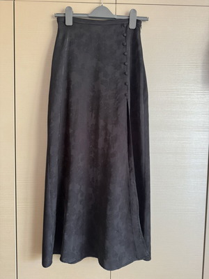 Maxi skirt Karavan black with slit, like new