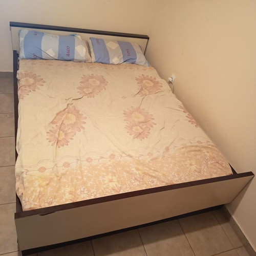 Bed with mattress, 1.50 × 2.00 m