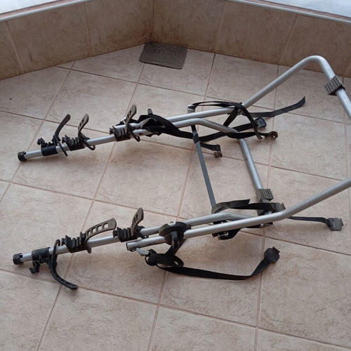 Bicycle rack for three bikes like new, for roof rack