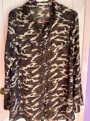 Military women's shirt like new, noXL, khaki beige brown