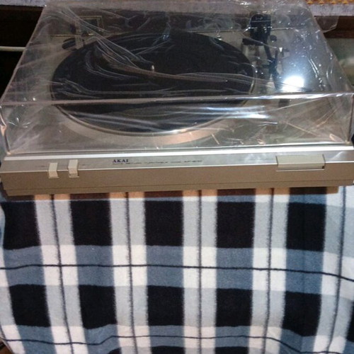 Akai AP-B110 vintage turntable like new
