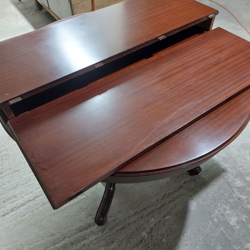 Round table used, mahogany wood, 1.20 m diameter with 2 extensions