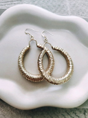 Silver hoop earrings 925 like new, silver color