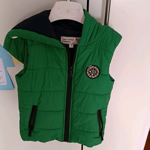 Vest 2 years old like new