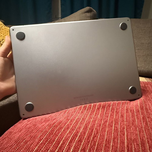 MacBook Air M3 13-inch 2024, 8GB RAM, like new