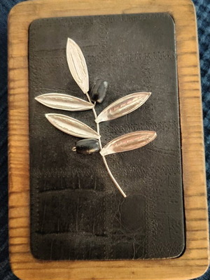 Handmade Silver Olive Branch Decorative Piece like new, 925 silver
