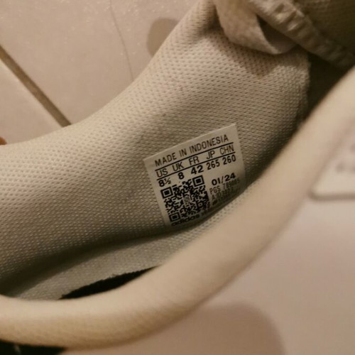 Adidas right shoe size 42 white gray like new