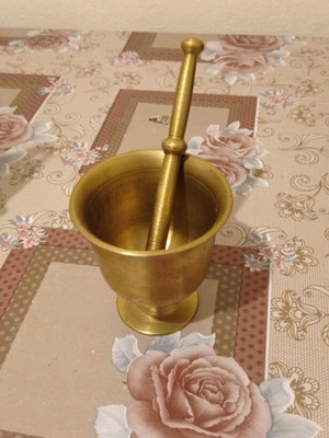 Mortar with heavy brass pestle like new