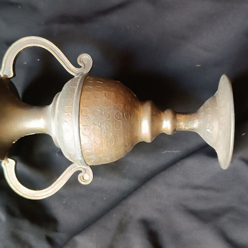 Bronze amphora used with embossed decoration