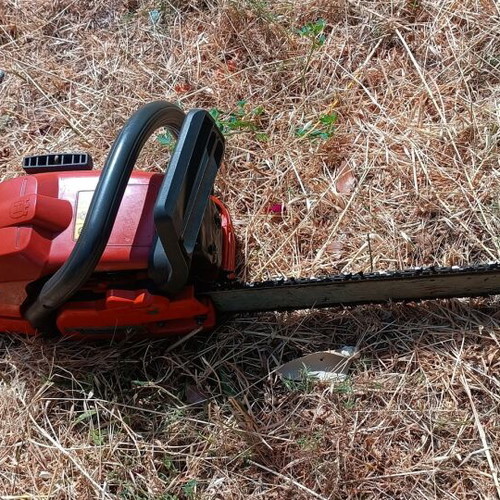 Husqvarna 340 Chainsaw like new, 40.8cc, 2.7 hp
