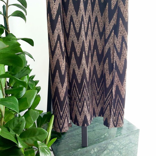 Access maxi dress like new, fitted with embroidery, black and beige