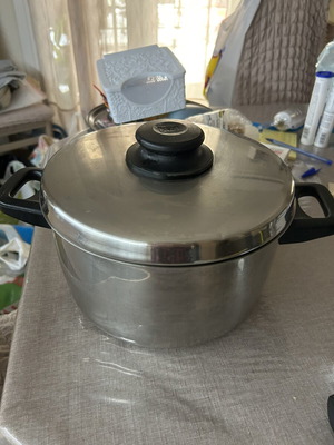 Cooking pot 26l used