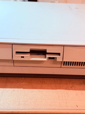 IBM model 8530 used, 1987 model with 8086 processor, 640kb RAM, 20Mb hdd