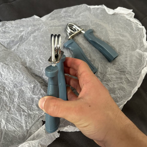 Grip trainer like new with gym handles