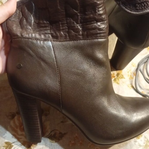 Ugg Australia leather ankle boots, beige and brown, size 40