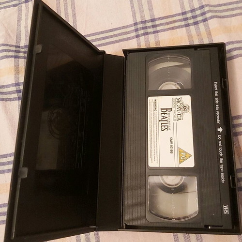 The Compleat Beatles Clamshell VHS tape like new, MGM Music 1986